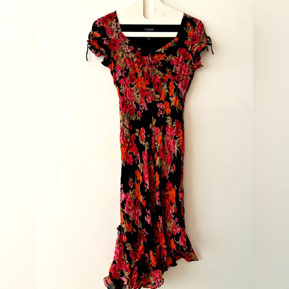 NWOT floral rayon crinkle midi dress red floral rose asymmetrical flouncy Vneck